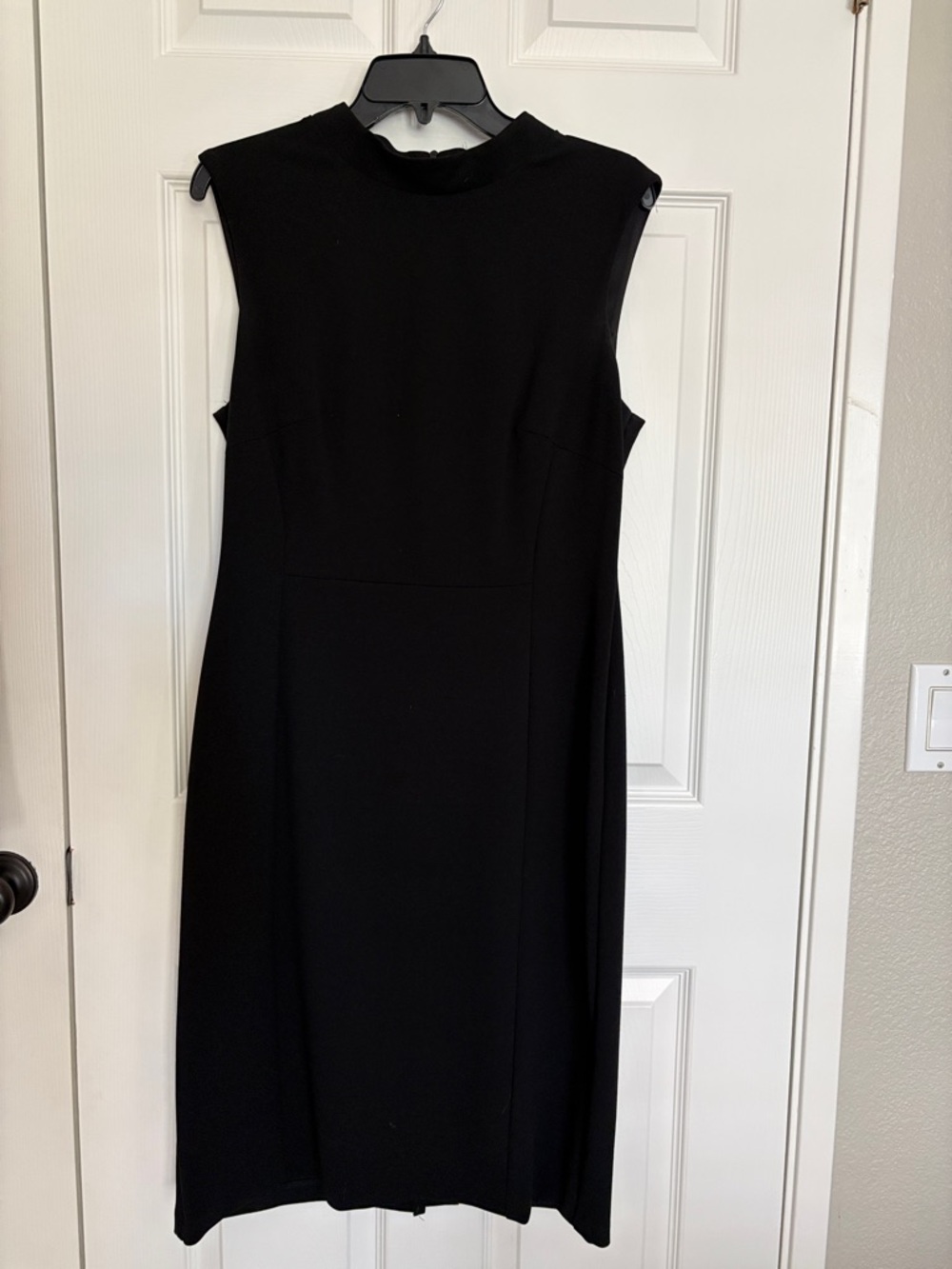 connected apparel Black Sleeveless Midi Shift Dress